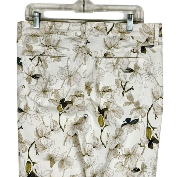 Buffalo David Bitton Floral Print White Cropped Pants Women's Size 12 - Picture 4 of 11